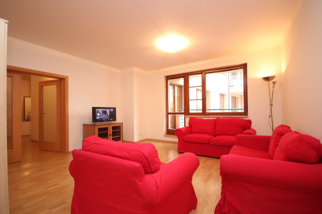 Definitely in! spol. s r.o. , Praha IČO 25741896