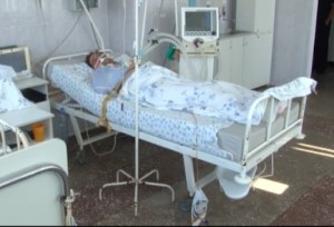 Omský student, na kterého padl blok ledu, začal chodit a mluvit