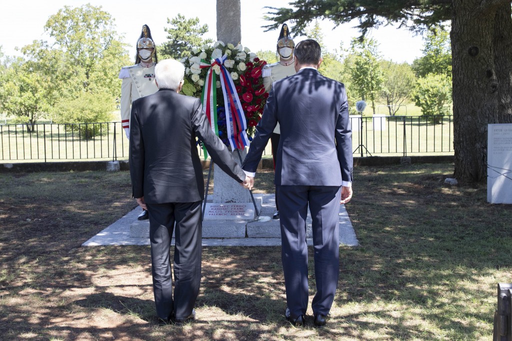 Italský a Slovinský prezidenti se držely za ruce