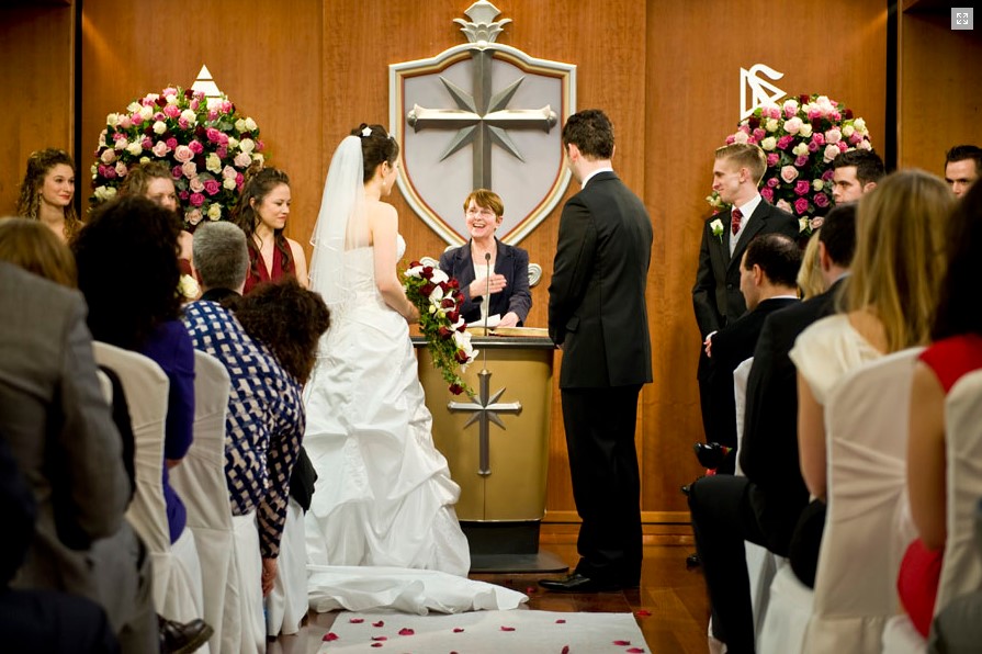 První oficiální svatba ve Velké Británii v Scientologické církvi v Anglii