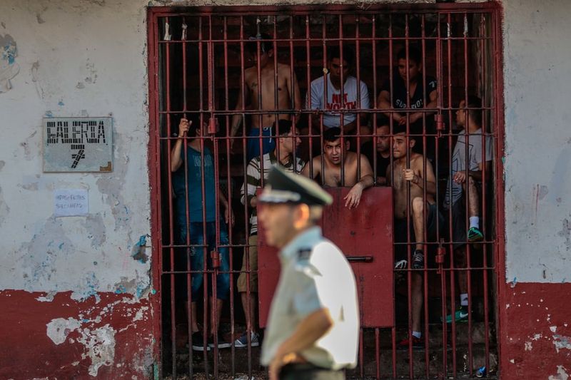 Preventivní zadržování a průtahy soudních řízení poznamenají chilský vězeňský systém