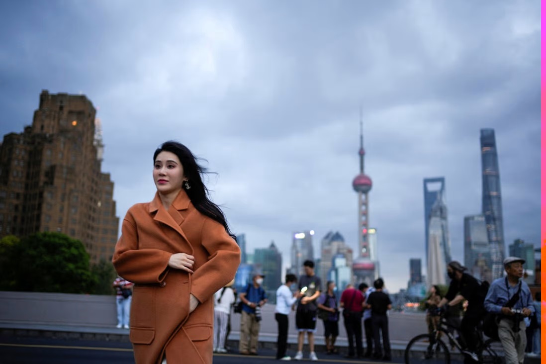 Ovlivňovatelé čínských sociálních sítí udělali ze šetrnosti trend tím, že zahájili nízkonákladovou životní výzvu v Šanghaji, jednom z nejdražších měst v zemi.