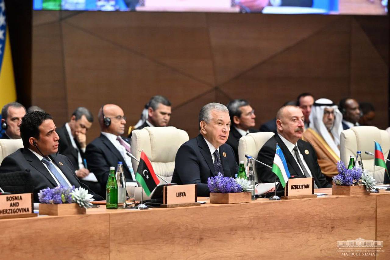 Prezident Republiky Uzbekistán Shavkat Mirziyoyev uspořádal na závěr plenárního zasedání Summitu Hnutí nezúčastněných zemí řadu setkání s vedoucími delegací a mezinárodních organizací.