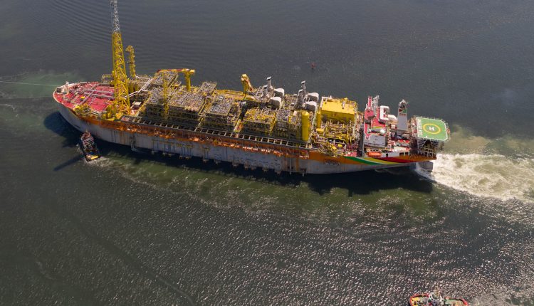 Loď Liza Destiny Floating, Production, Storage and Offloading (FPSO).