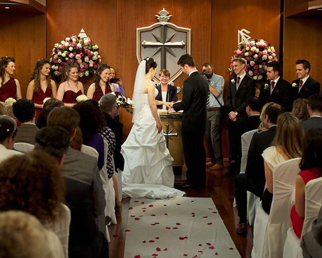 Prátelé a rodina a podporovatelé v Scientologické církvi v Londýně