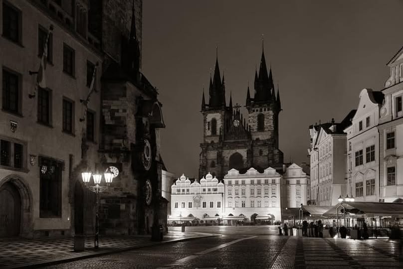 Prázdné byty na Václaváku, v okolí Staromáku a vlastně v celém centru Prahy?