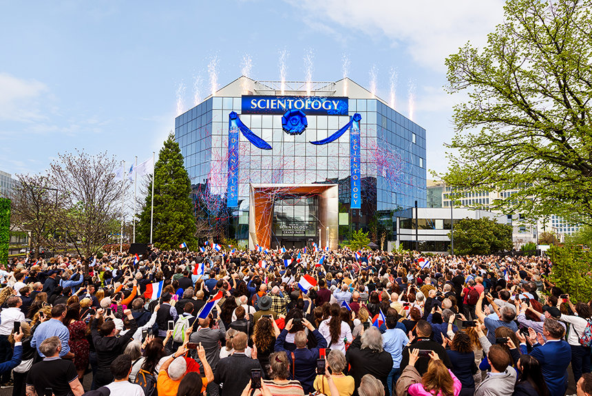 Scientologie slavnostně otevřela novou velkolepou Ideální organizaci na akci a místě jako žádném jiném, nabízející skutečnou duchovní svobodu v globálním hlavním městě kultury, představující nejnovější velkolepou kapitolu expanze Scientologického náboženství 