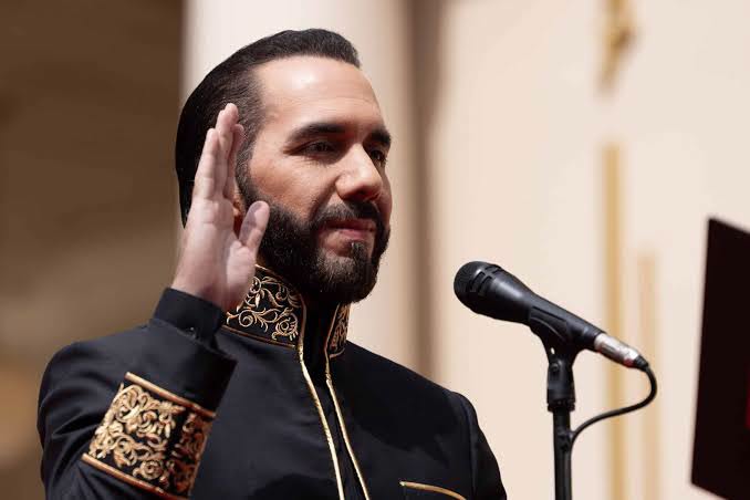 Kdo je Nayib Bukele?