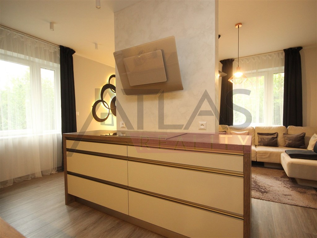 Prodej bytu 4+kk 87,95 m2 se zahrádkou 142 m2, garážovým stáním, sklepem Praha 5 – Slivenec, U Svahu