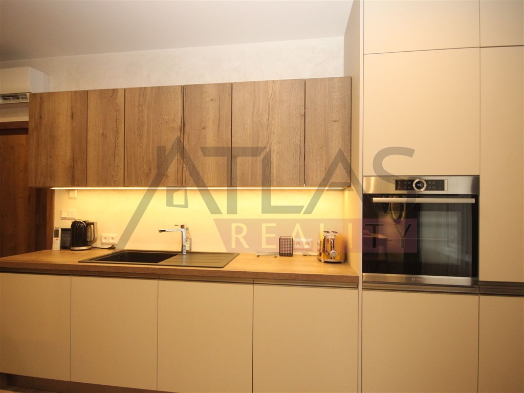 Prodej bytu 4+kk 87,95 m2 se zahrádkou 142 m2, garážovým stáním, sklepem Praha 5 – Slivenec, U Svahu