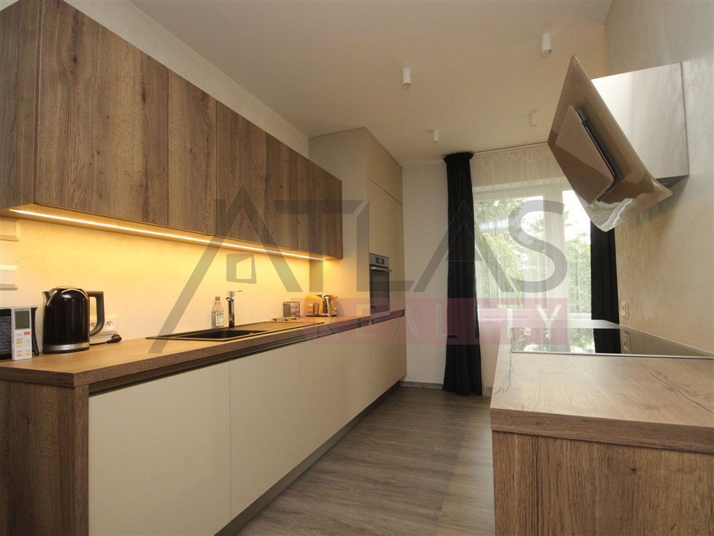 Prodej bytu 4+kk 87,95 m2 se zahrádkou 142 m2, garážovým stáním, sklepem Praha 5 – Slivenec, U Svahu