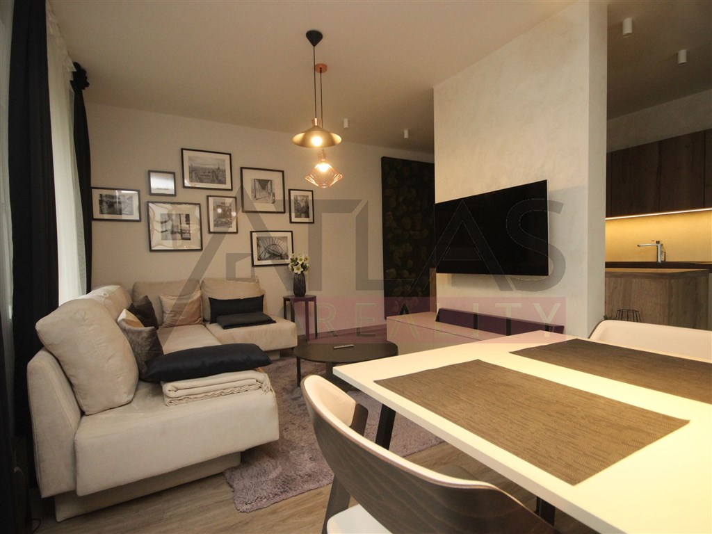 Prodej bytu 4+kk 87,95 m2 se zahrádkou 142 m2, garážovým stáním, sklepem Praha 5 – Slivenec, U Svahu