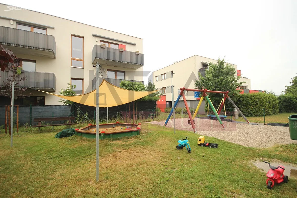 Prodej bytu 4+kk 87,95 m2 se zahrádkou 142 m2, garážovým stáním, sklepem Praha 5 – Slivenec, U Svahu