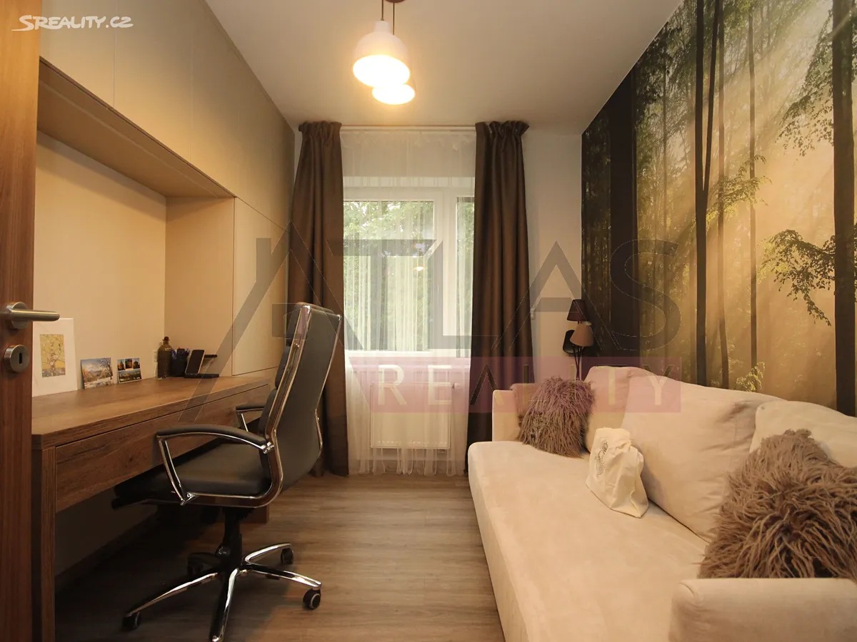 Prodej bytu 4+kk 87,95 m2 se zahrádkou 142 m2, garážovým stáním, sklepem Praha 5 – Slivenec, U Svahu