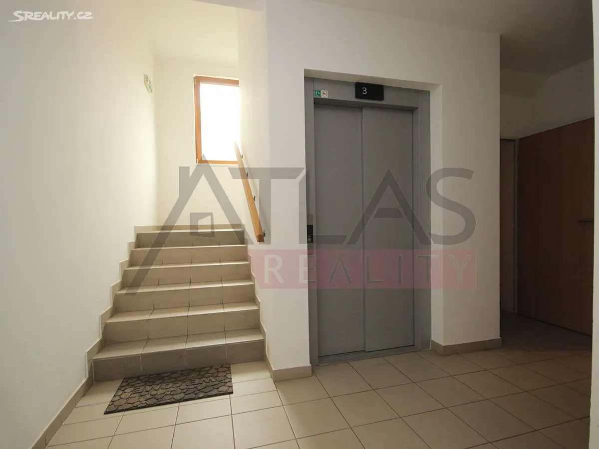 Prodej bytu 4+kk 87,95 m2 se zahrádkou 142 m2, garážovým stáním, sklepem Praha 5 – Slivenec, U Svahu