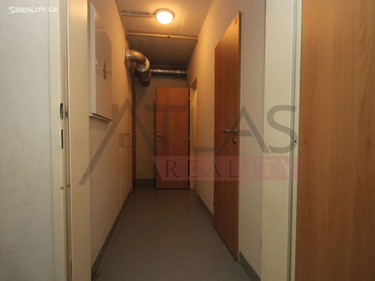 Prodej bytu 4+kk 87,95 m2 se zahrádkou 142 m2, garážovým stáním, sklepem Praha 5 – Slivenec, U Svahu