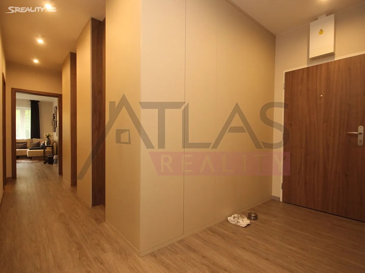 Prodej bytu 4+kk 87,95 m2 se zahrádkou 142 m2, garážovým stáním, sklepem Praha 5 – Slivenec, U Svahu