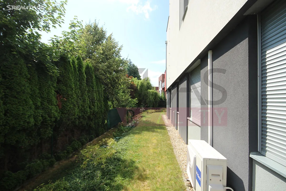 Prodej bytu 4+kk 87,95 m2 se zahrádkou 142 m2, garážovým stáním, sklepem Praha 5 – Slivenec, U Svahu