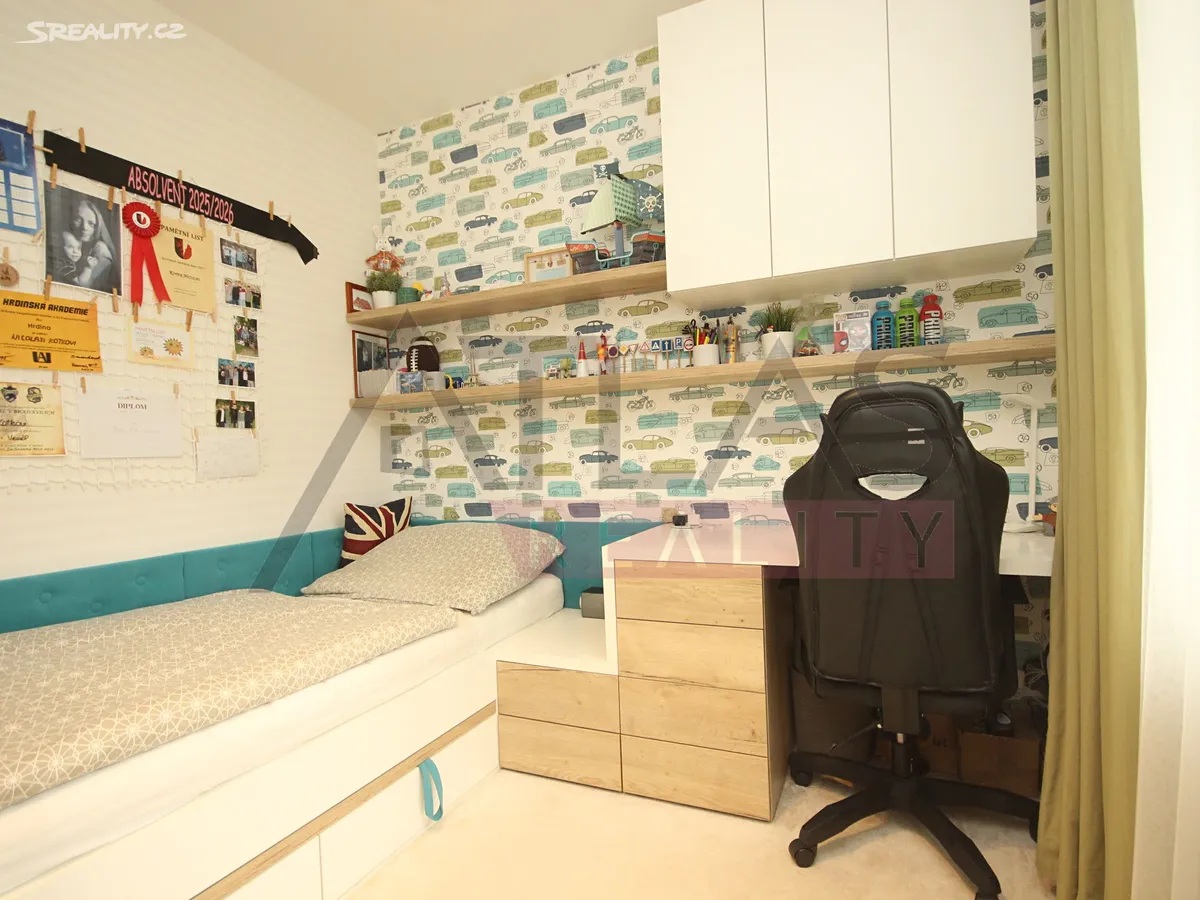Prodej bytu 4+kk 87,95 m2 se zahrádkou 142 m2, garážovým stáním, sklepem Praha 5 – Slivenec, U Svahu