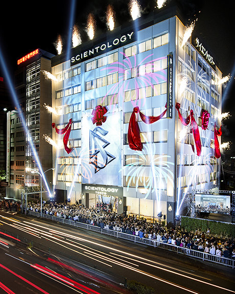 V rušné Japonské metropoli Tokiu se dne 8. srpna 2015 otevřela nová Scientologická organizace.